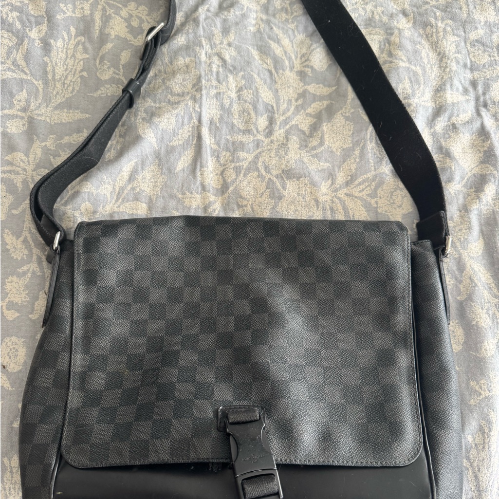 Louis Vuitton Black And Gray Damier Messenger Crossbody Bag